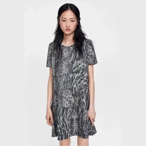 Zara Dresses & Skirts - Zara Leopard Print Peplum Hem Shift Dress